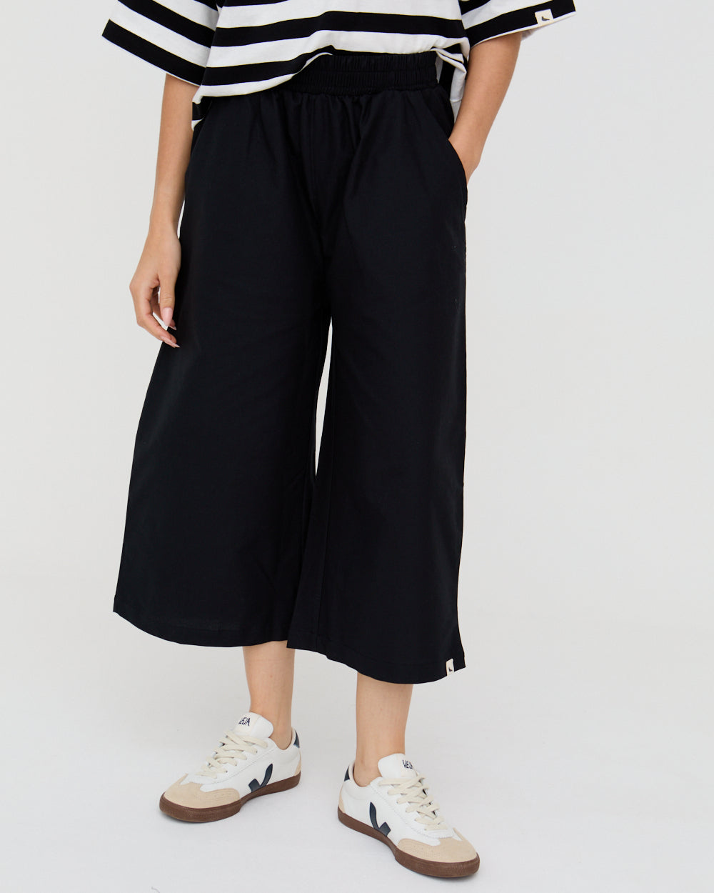 Judy Black Crop Trousers