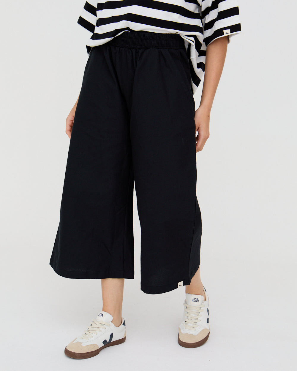Judy Black Crop Trousers