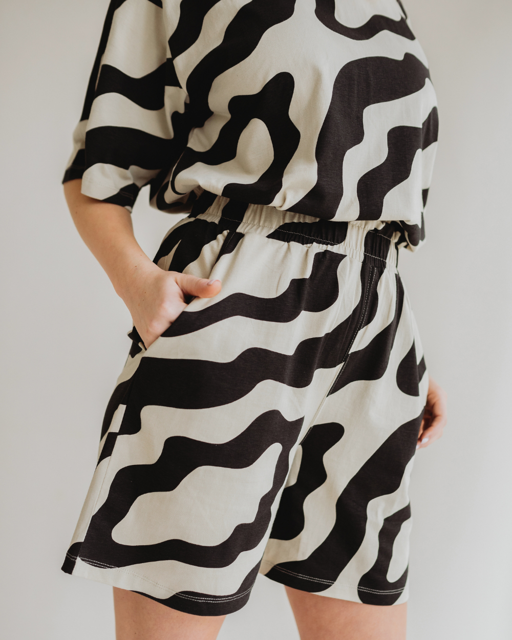Audrey Multicolour Swirl Print Shorts - image 5