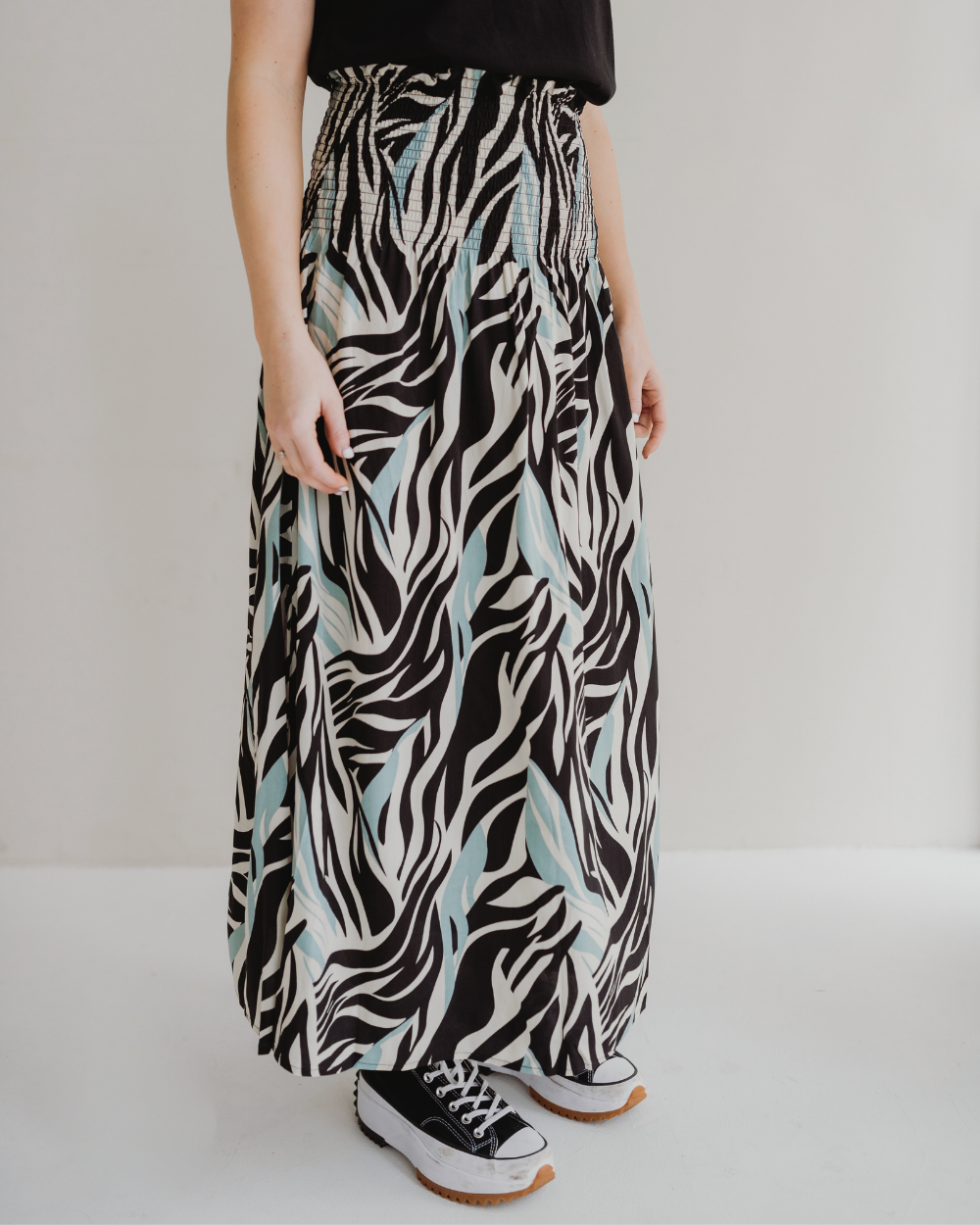 Zuri Multicolour Zebra Twirl Print Multifunctional Maxi Skirt- image 11