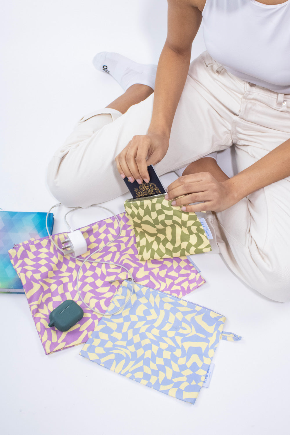 Wavy Check Set of 3 Pouches