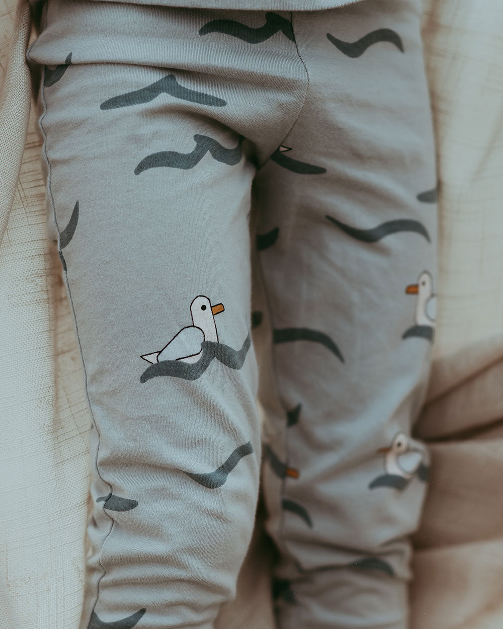 organic cotton Grey Seagull Print Leggings - image 3