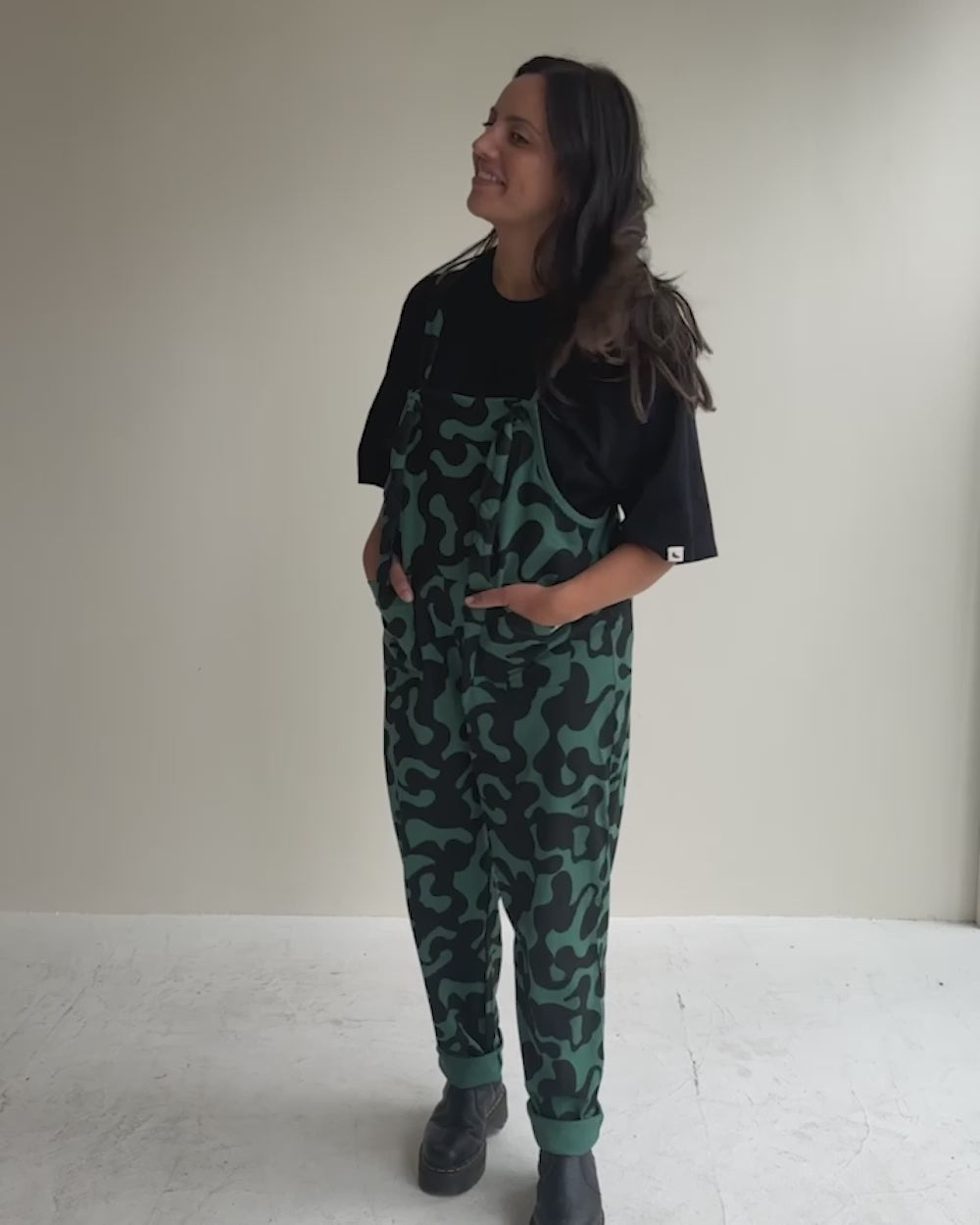 video showng organic cotton Lila Green Abstract Swirl Print Dungarees 