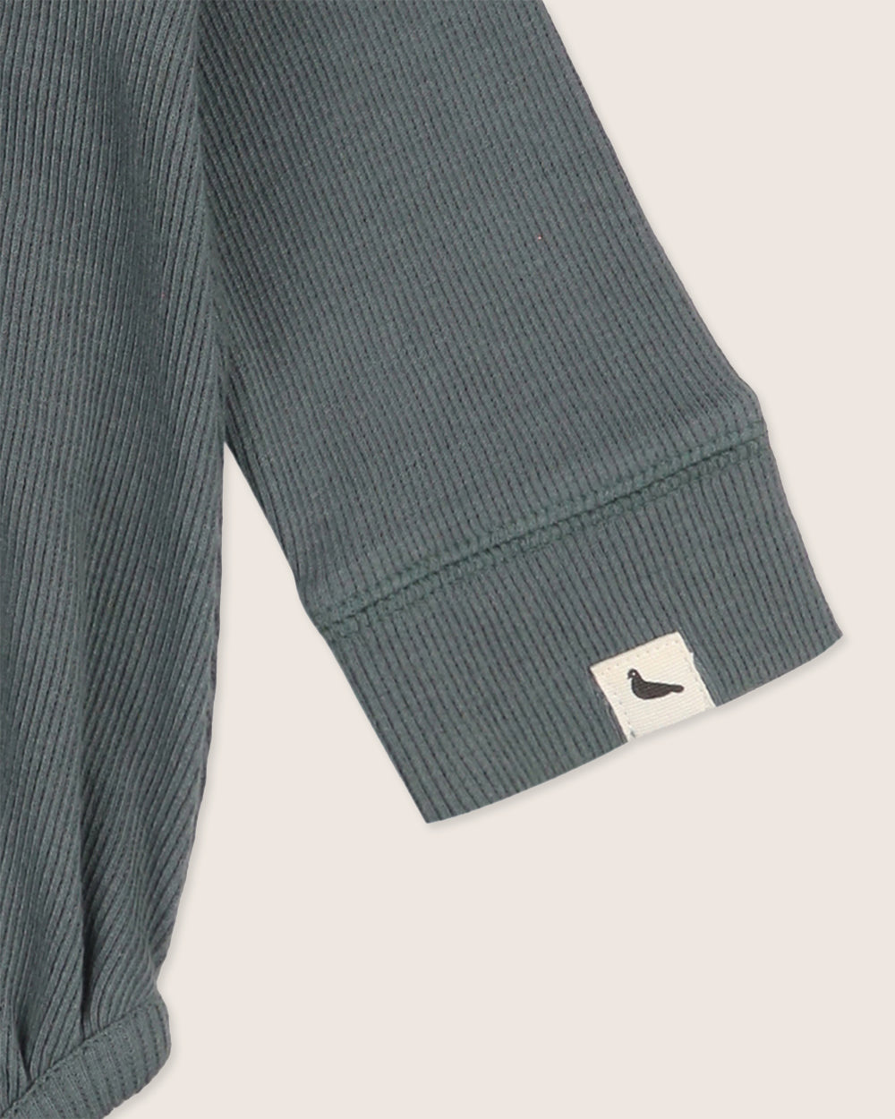 Sustainable baby bodysuit