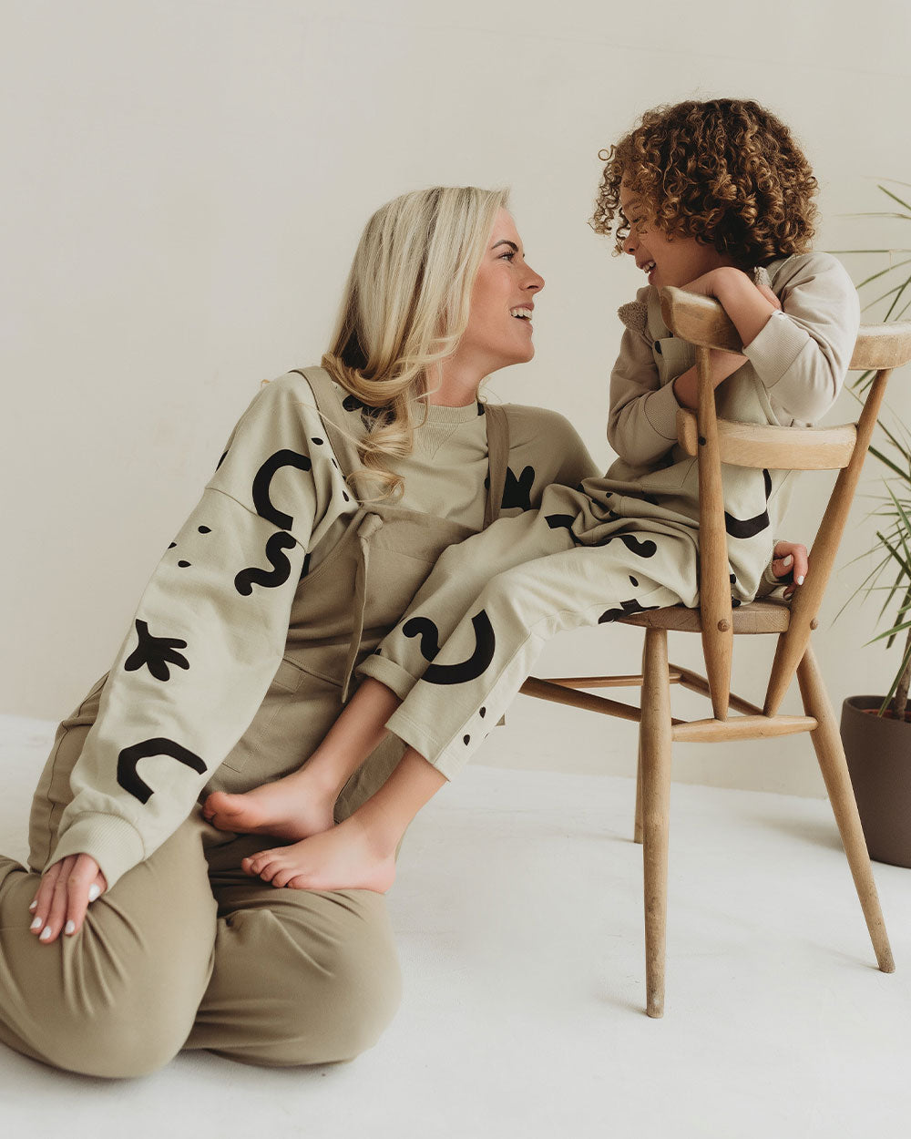 organic cotton Harper Stone Silhouette Print Sweatshirt - image 1