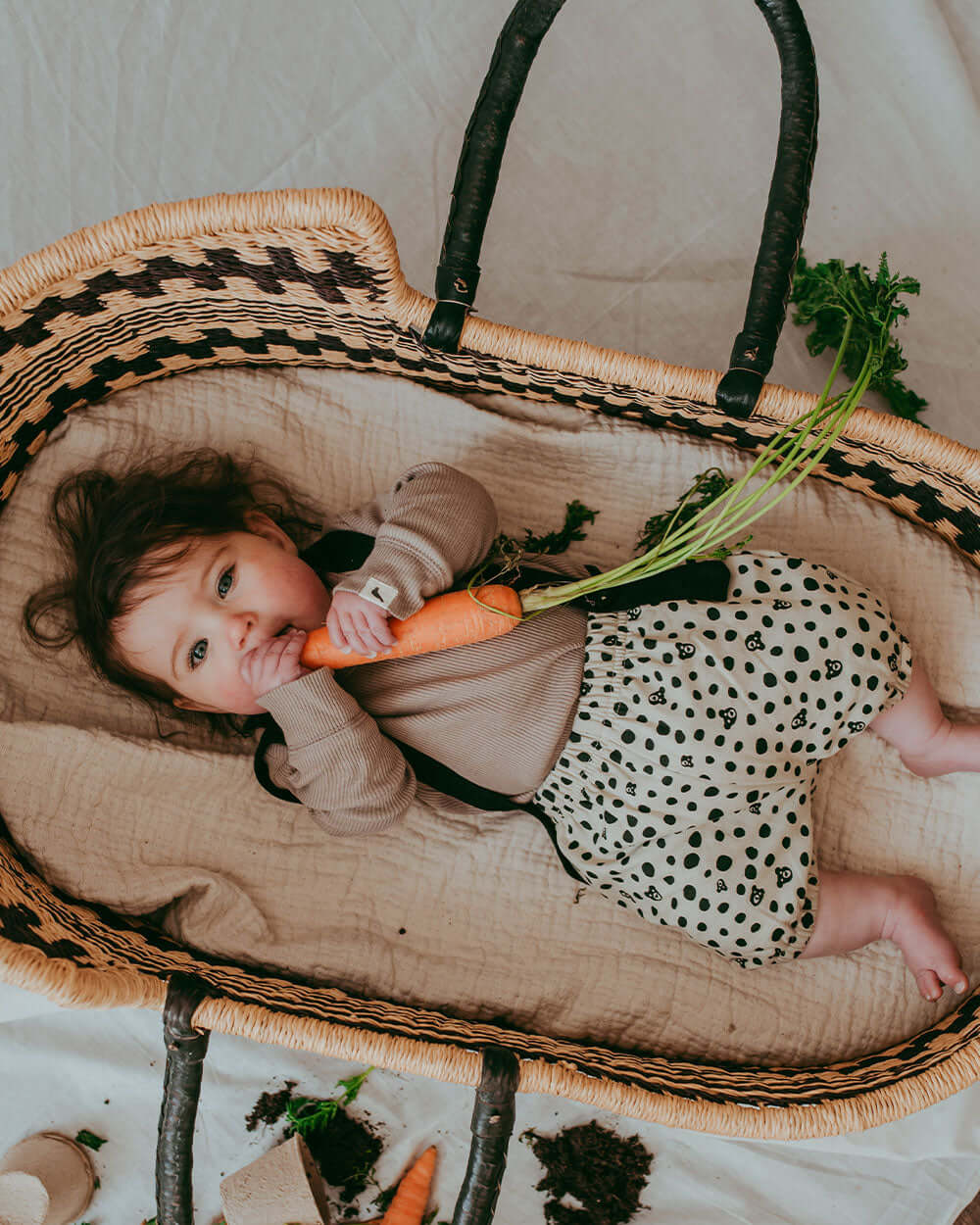 Baby wearing dot bear print baby bracer bloomers